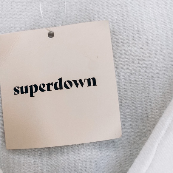 Superdown V Neck Bodysuit - Picture 4 of 4